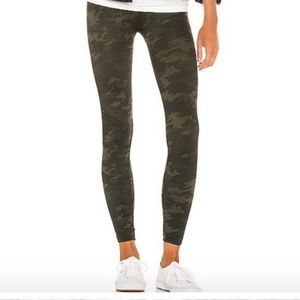 SPANX Green Camo Seamless Leggings size Medium
